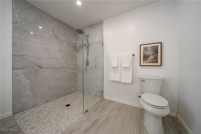 2124 Lamberton Road, Cleveland Heights, OH 44118