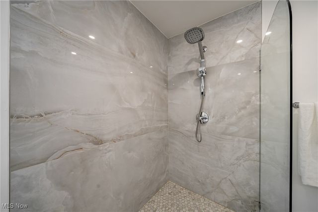 2124 Lamberton Road, Cleveland Heights, OH 44118