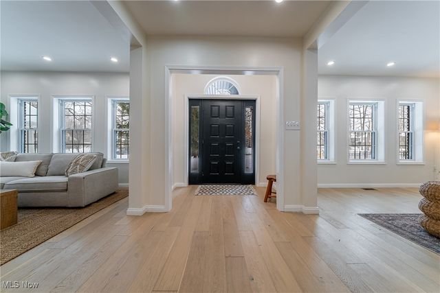 2124 Lamberton Road, Cleveland Heights, OH 44118