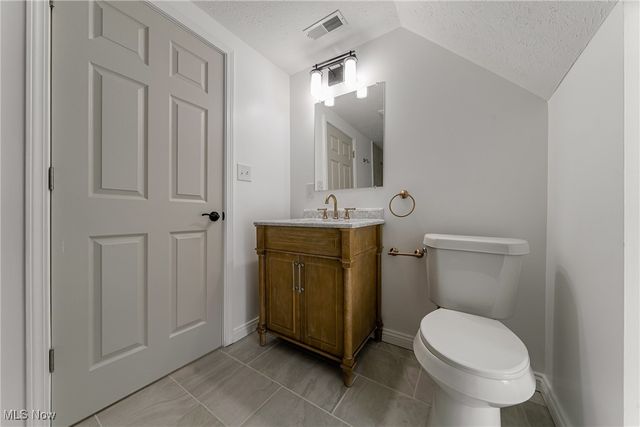 2124 Lamberton Road, Cleveland Heights, OH 44118