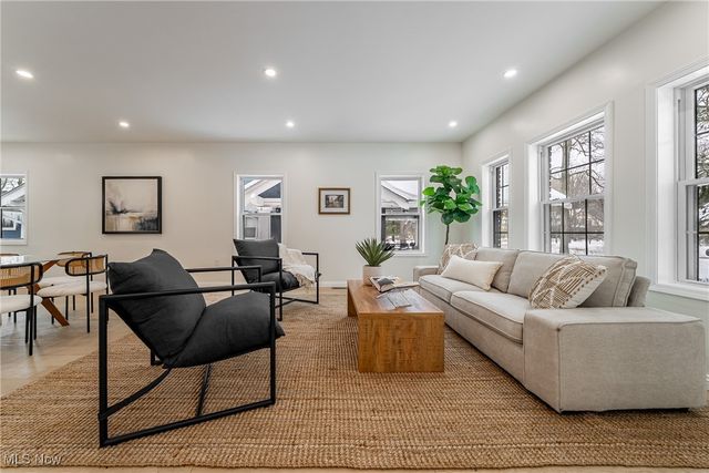 2124 Lamberton Road, Cleveland Heights, OH 44118