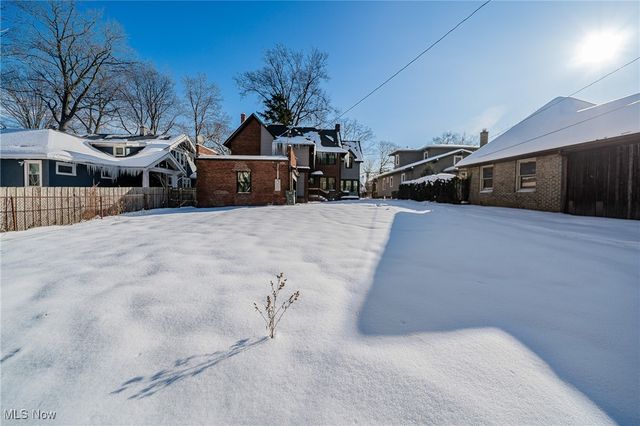 2124 Lamberton Road, Cleveland Heights, OH 44118