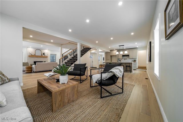 2124 Lamberton Road, Cleveland Heights, OH 44118