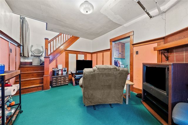 842 Lilac St, Greenfield, PA 15217