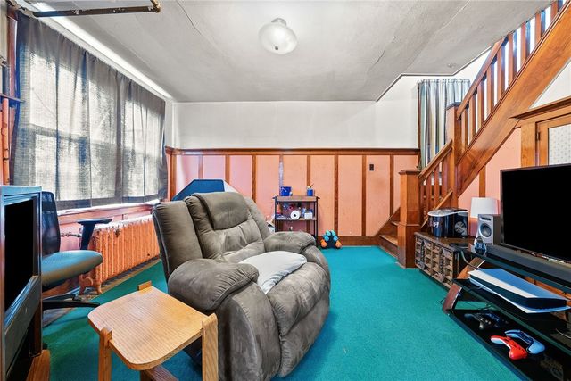 842 Lilac St, Greenfield, PA 15217