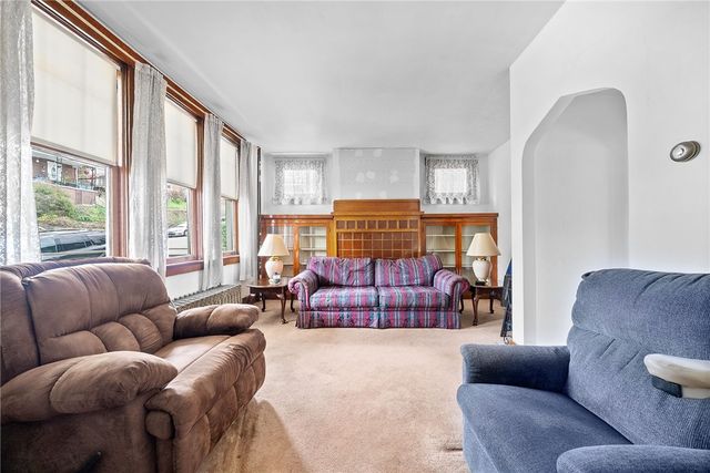 842 Lilac St, Greenfield, PA 15217