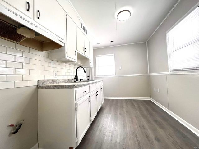 1933 W 4th Street, Fort Wayne, IN 46808