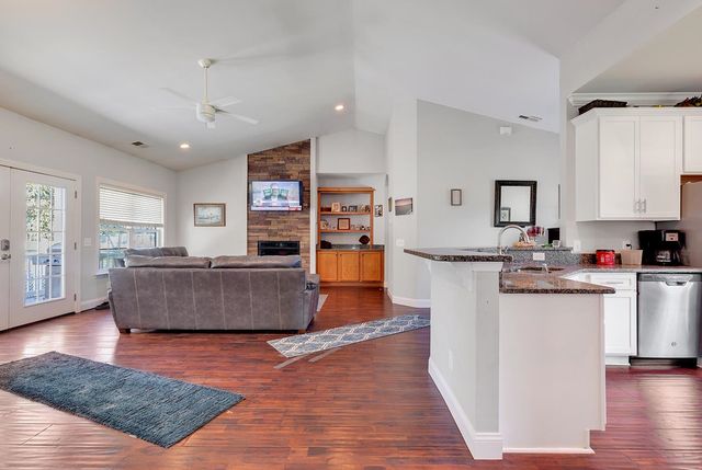 4013 Thomas Rd., Little River, SC 29566