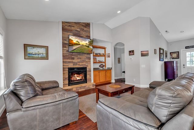 4013 Thomas Rd., Little River, SC 29566