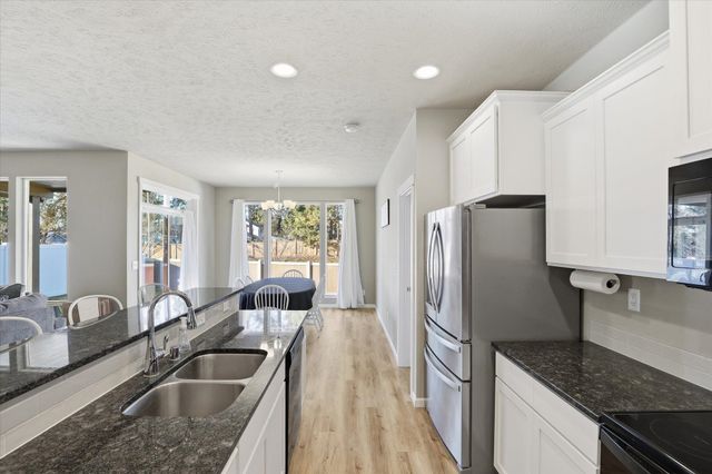 16721 N Dakota Ln, Colbert, WA 99005