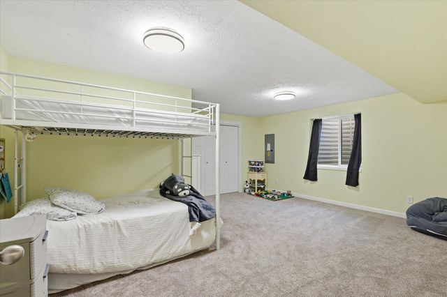 16721 N Dakota Ln, Colbert, WA 99005