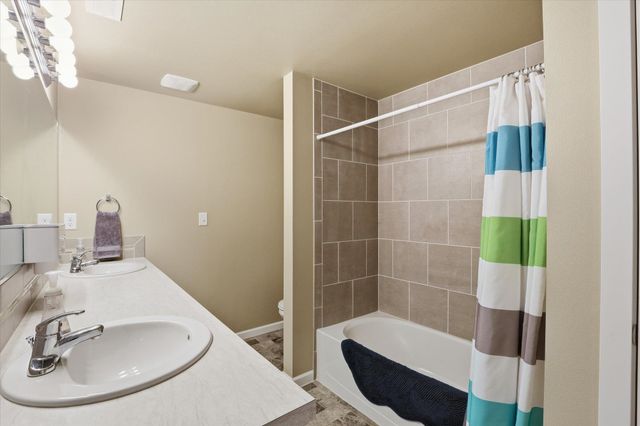 16721 N Dakota Ln, Colbert, WA 99005