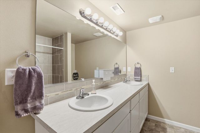 16721 N Dakota Ln, Colbert, WA 99005