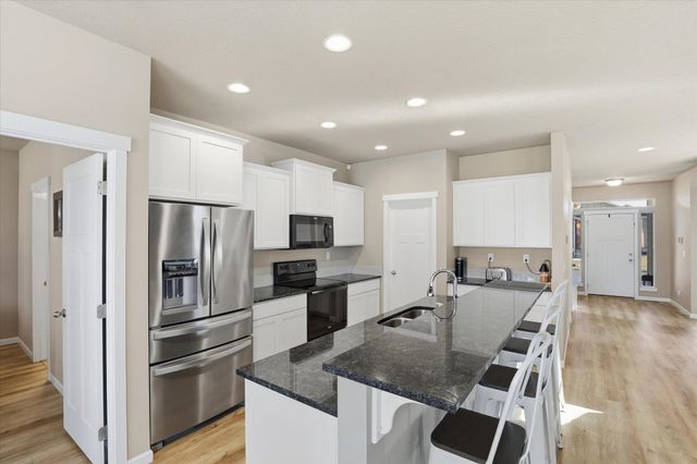 16721 N Dakota Ln, Colbert, WA 99005