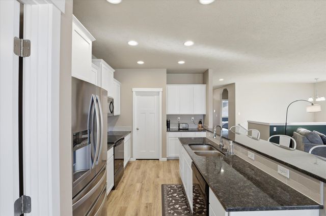 16721 N Dakota Ln, Colbert, WA 99005