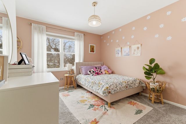 2001 Madison Avenue, Gurnee, IL 60031