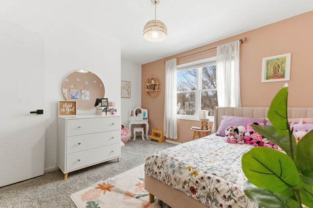 2001 Madison Avenue, Gurnee, IL 60031