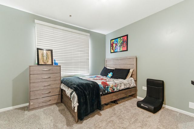 2001 Madison Avenue, Gurnee, IL 60031