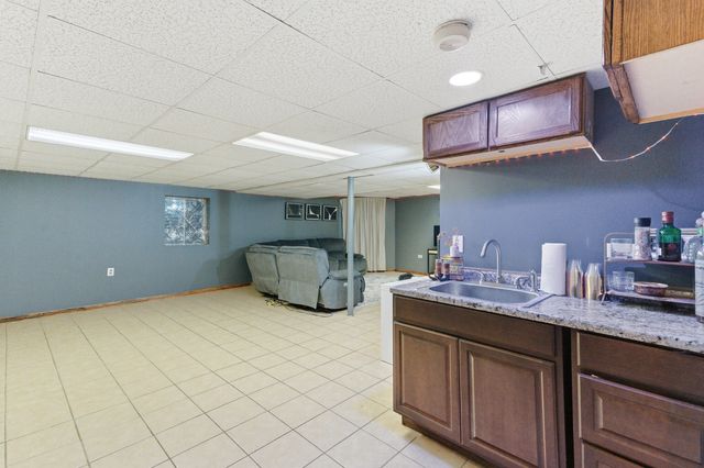 2001 Madison Avenue, Gurnee, IL 60031