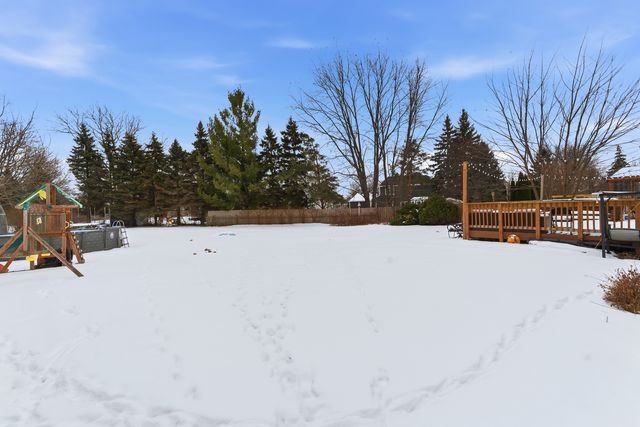 2001 Madison Avenue, Gurnee, IL 60031