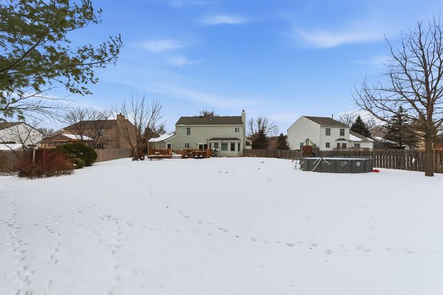 2001 Madison Avenue, Gurnee, IL 60031