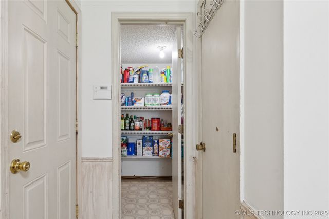 17786 S Santa Fe Street, Mounds, OK 74047