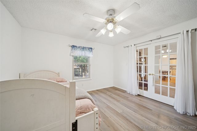 17786 S Santa Fe Street, Mounds, OK 74047