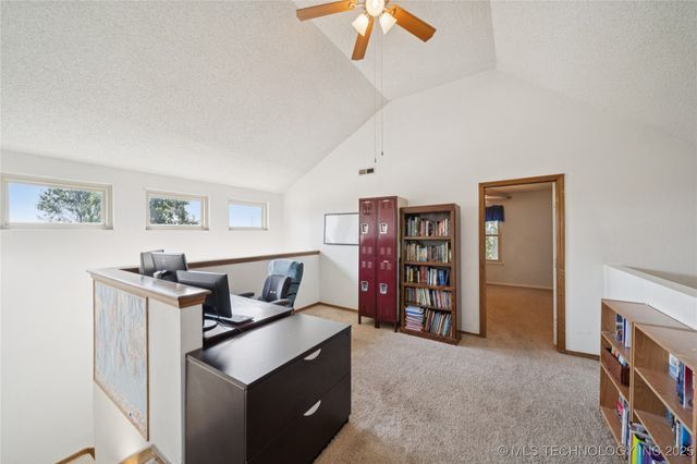 17786 S Santa Fe Street, Mounds, OK 74047