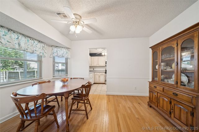17786 S Santa Fe Street, Mounds, OK 74047