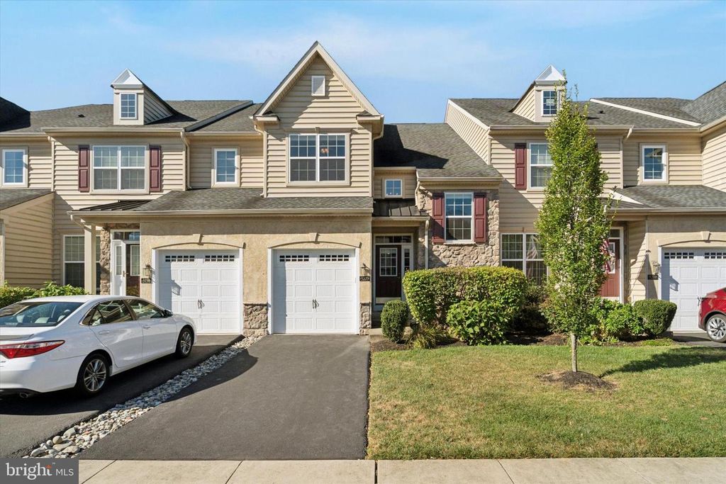 3200 BROOKSIDE DR, Furlong, PA 18925