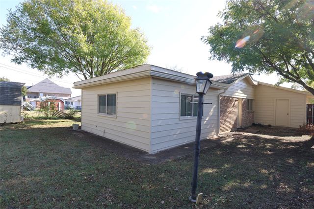 4649 Western Oaks Drive, Dallas, TX 75211