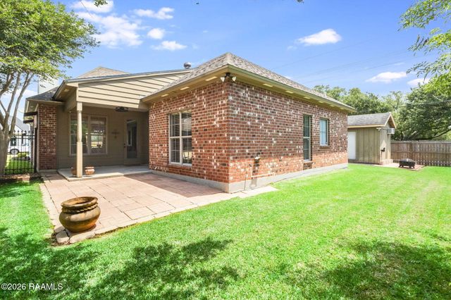 101 Pinnacle Drive, Youngsville, LA 70592