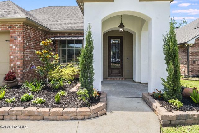 101 Pinnacle Drive, Youngsville, LA 70592