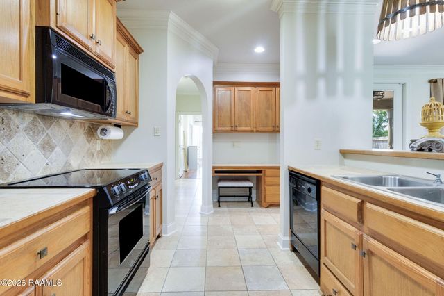 101 Pinnacle Drive, Youngsville, LA 70592