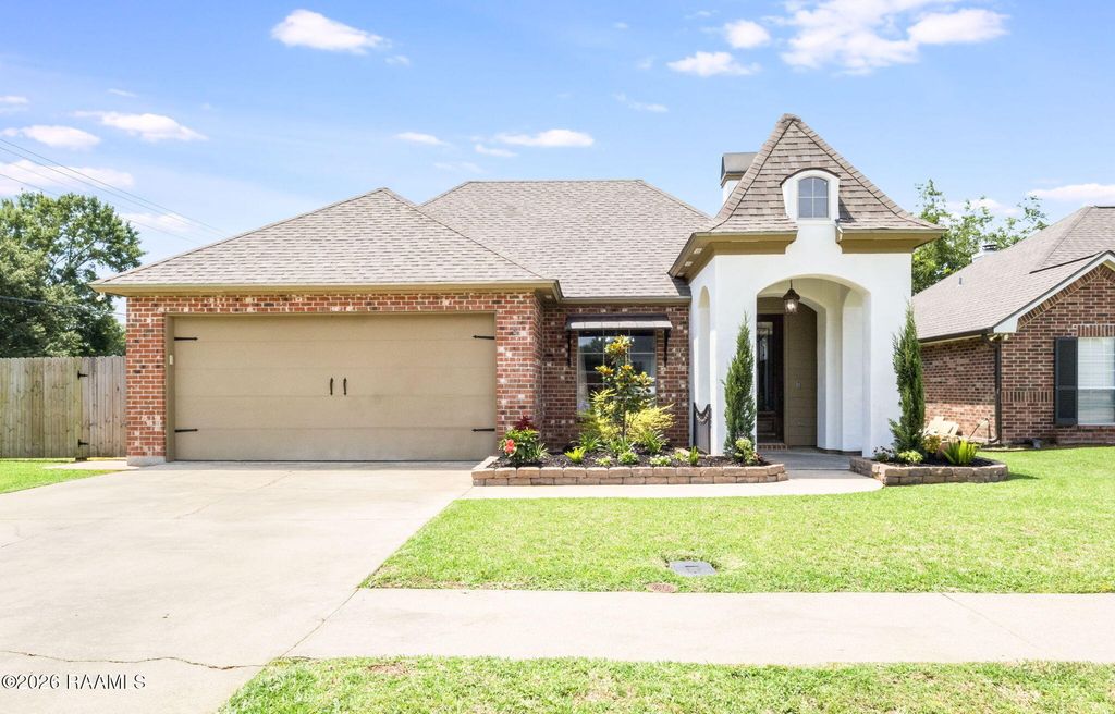 101 Pinnacle Drive, Youngsville, LA 70592