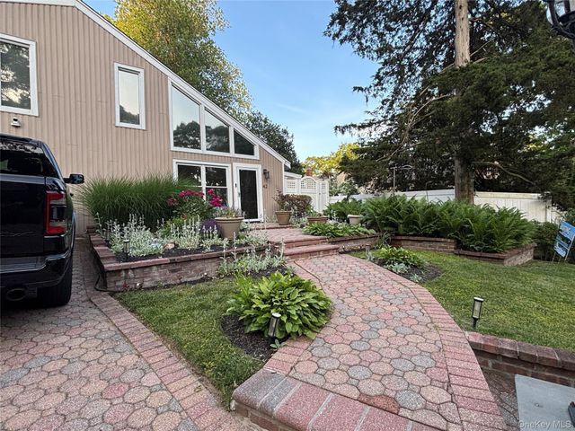 42 Bennett Avenue, Huntington Station, NY 11746