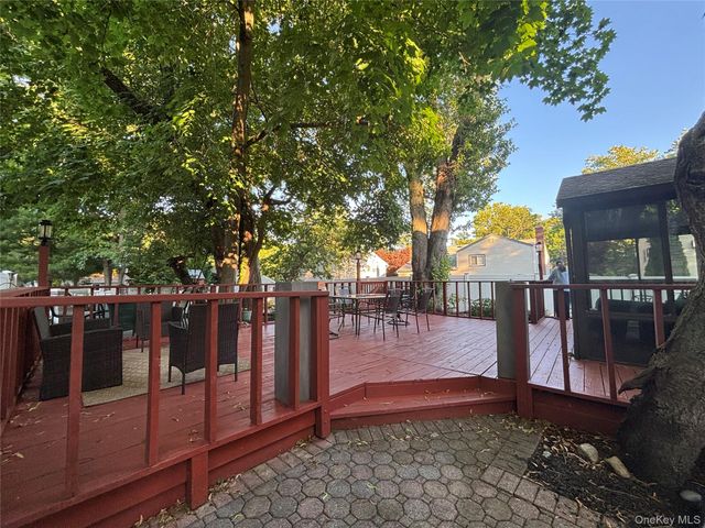42 Bennett Avenue, Huntington Station, NY 11746