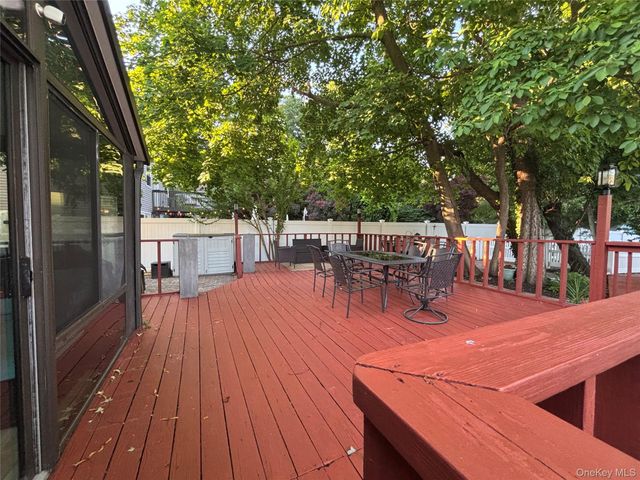 42 Bennett Avenue, Huntington Station, NY 11746