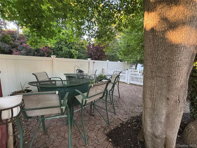 42 Bennett Avenue, Huntington Station, NY 11746