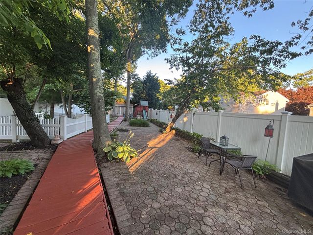 42 Bennett Avenue, Huntington Station, NY 11746
