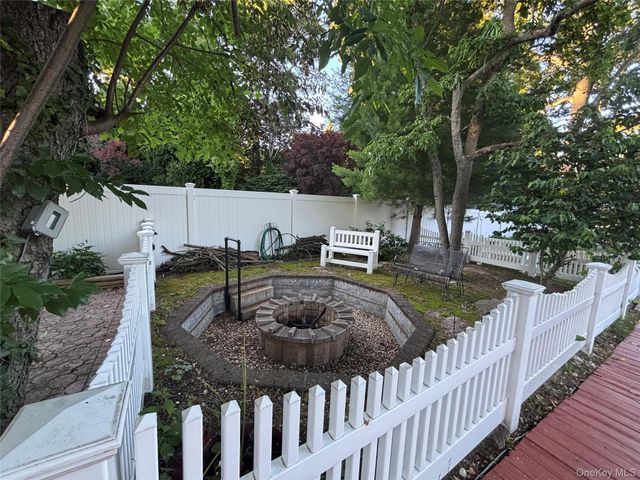 42 Bennett Avenue, Huntington Station, NY 11746