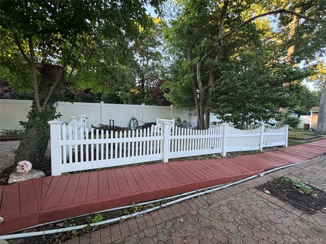42 Bennett Avenue, Huntington Station, NY 11746