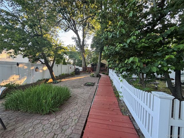 42 Bennett Avenue, Huntington Station, NY 11746