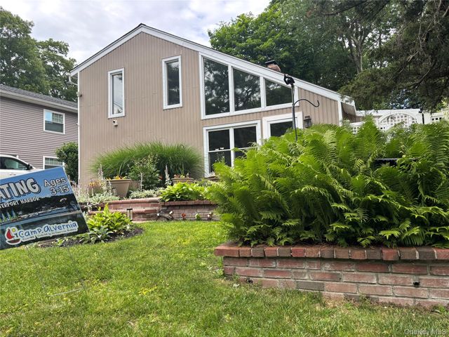 42 Bennett Avenue, Huntington Station, NY 11746