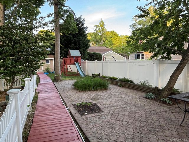 42 Bennett Avenue, Huntington Station, NY 11746