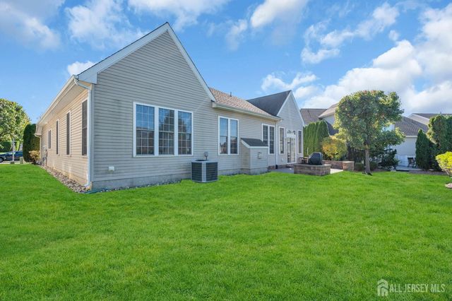 23 Kings Mill Road, Monroe, NJ 08831