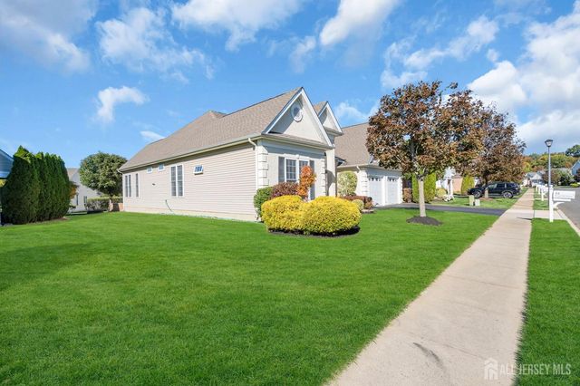 23 Kings Mill Road, Monroe, NJ 08831