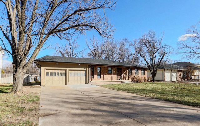 134 S Dexter Ave, Valley Center, KS 67147