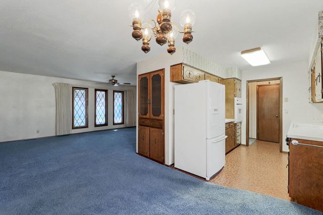 134 S Dexter Ave, Valley Center, KS 67147