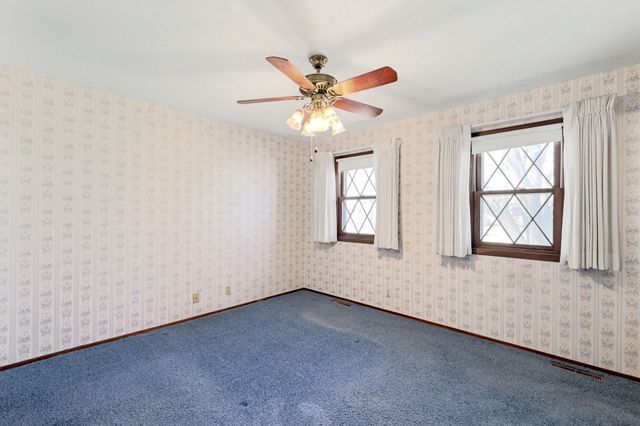 134 S Dexter Ave, Valley Center, KS 67147